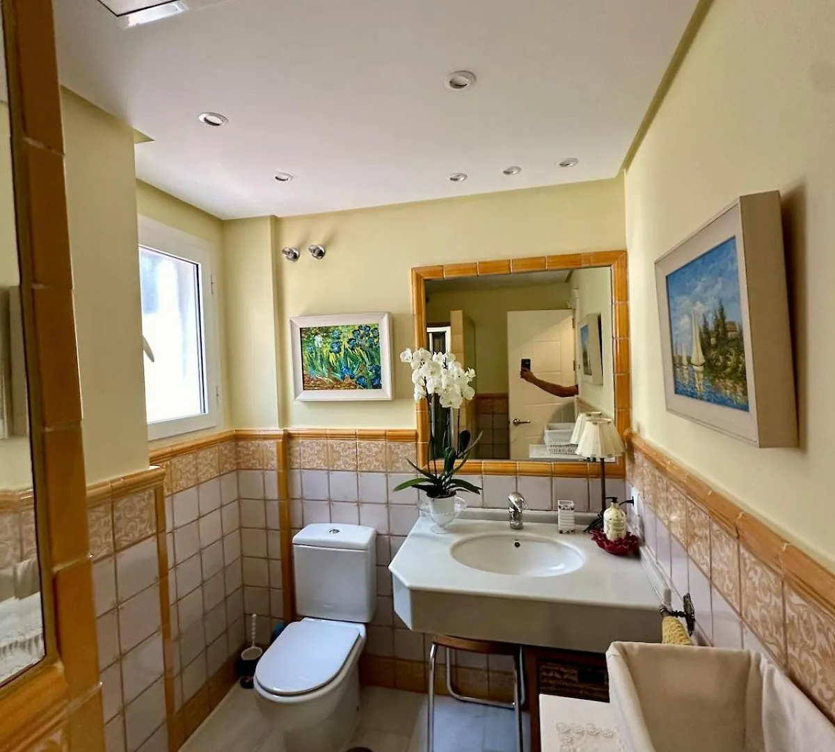 Beachfront Apartment With Parking San Pedro Alcantara Playa 5 Min Puerto Banus  Marbella