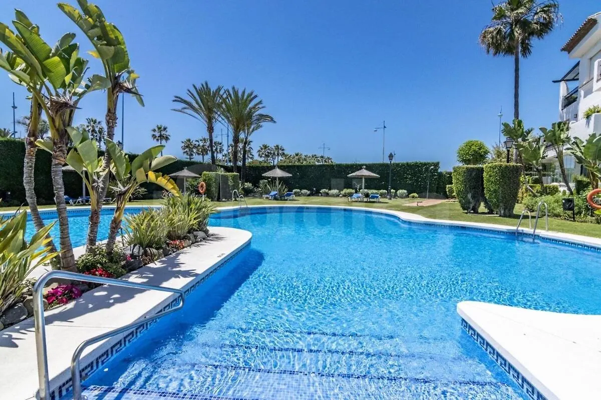 Beachfront Apartment With Parking San Pedro Alcantara Playa 5 Min Puerto Banus 0*, Marbella Spain