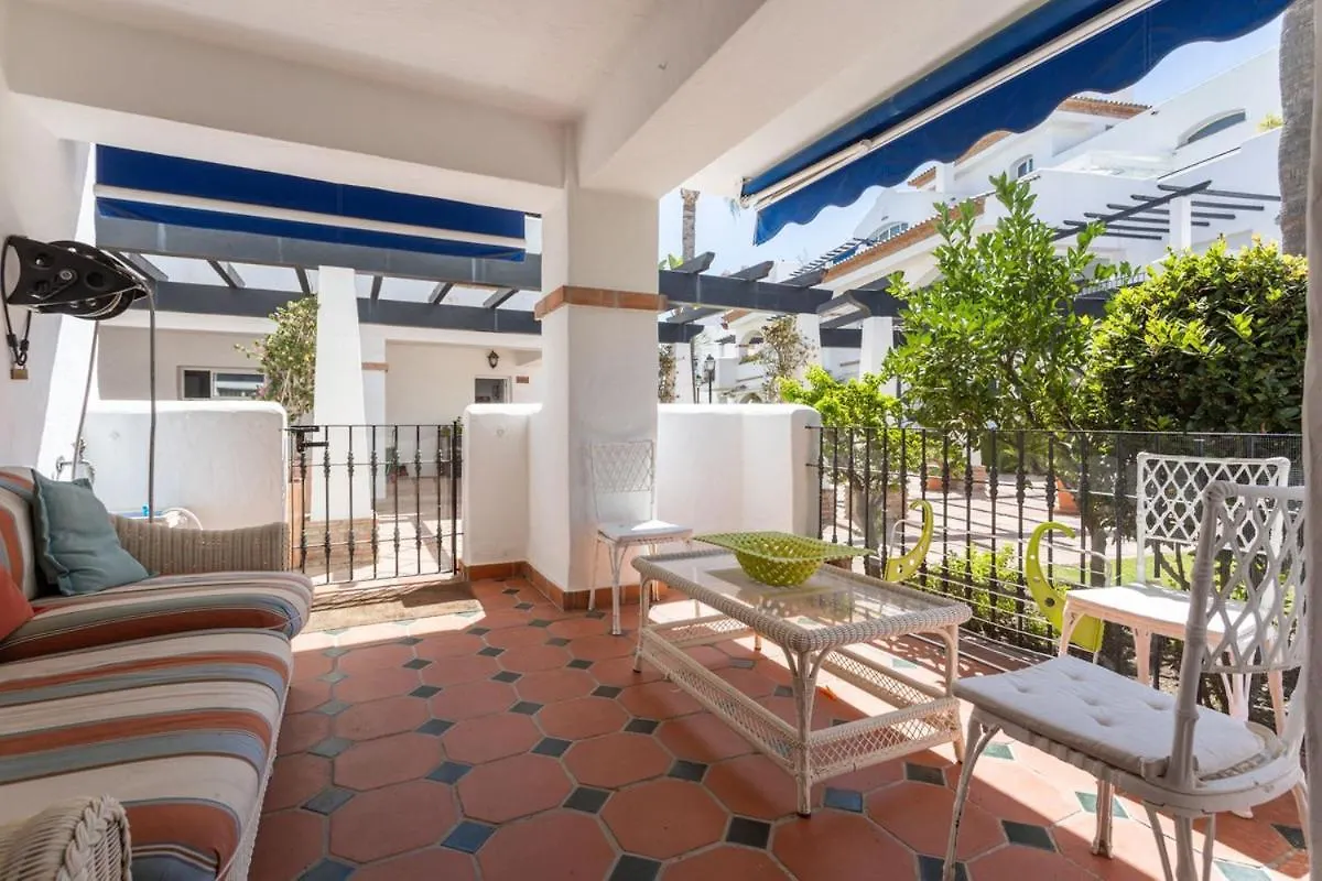 Beachfront Apartment With Parking San Pedro Alcantara Playa 5 Min Puerto Banus Marbella