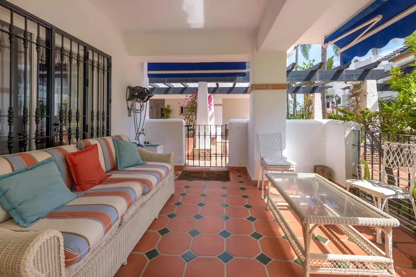 Beachfront Apartment With Parking San Pedro Alcantara Playa 5 Min Puerto Banus 0*, Marbella Spain