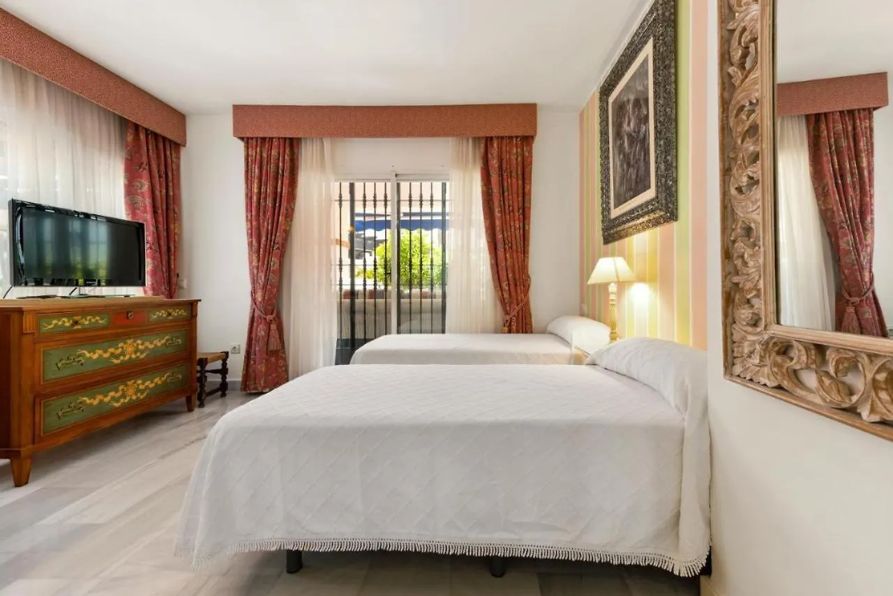 Beachfront Apartment With Parking San Pedro Alcantara Playa 5 Min Puerto Banus